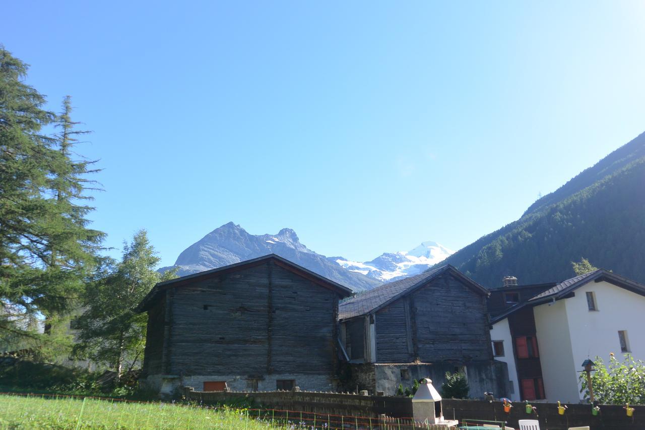 Hotel Baergsunnu Saas-Grund Esterno foto