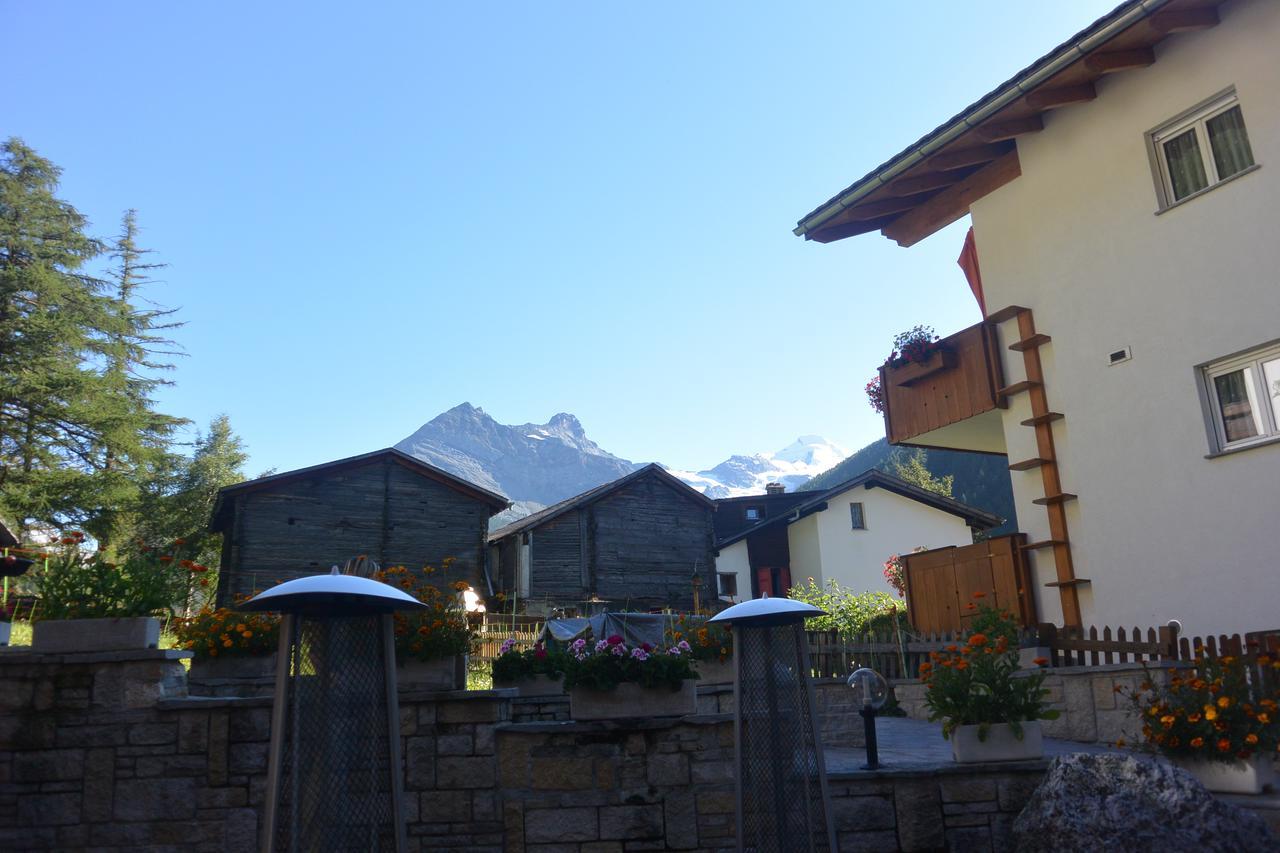 Hotel Baergsunnu Saas-Grund Esterno foto