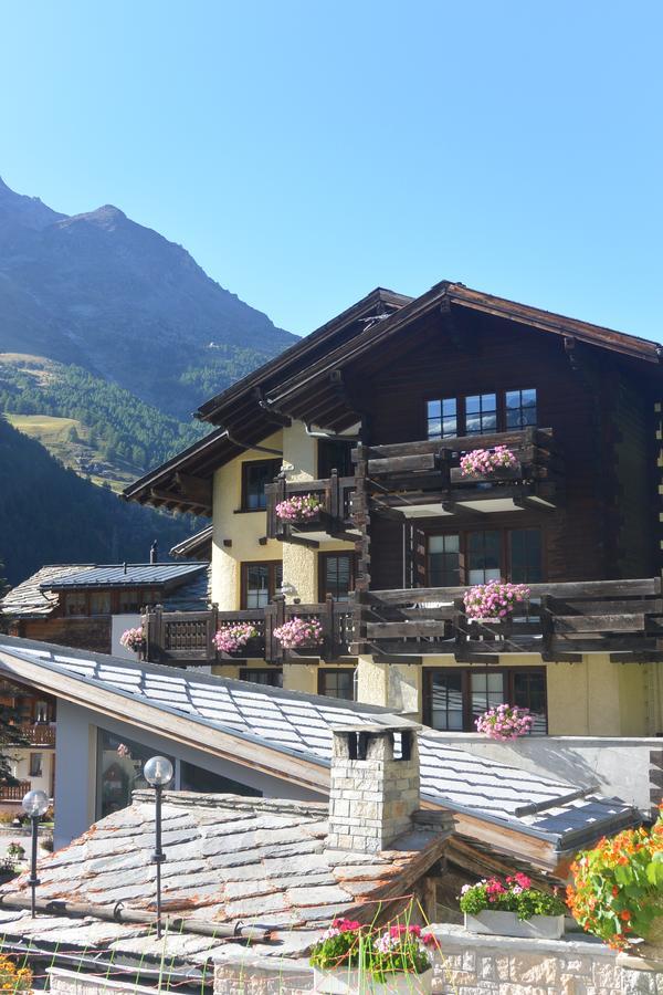 Hotel Baergsunnu Saas-Grund Esterno foto