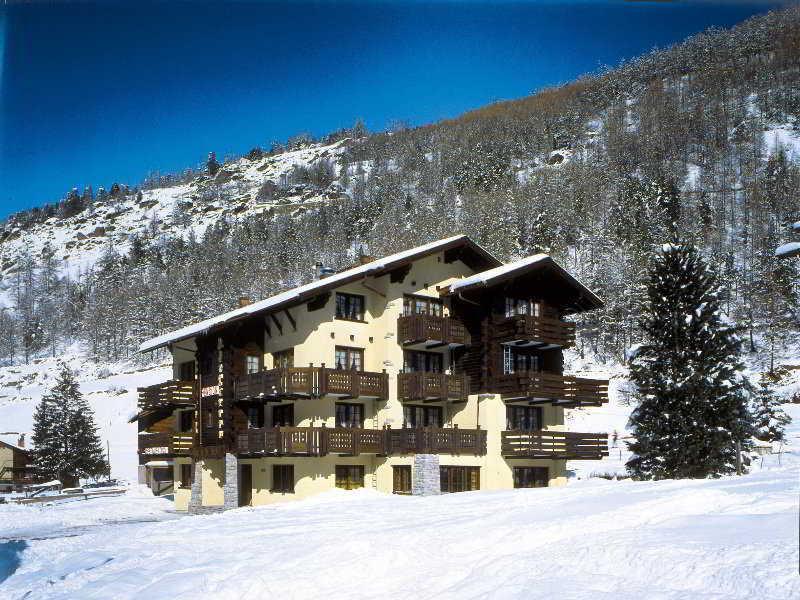 Hotel Baergsunnu Saas-Grund Esterno foto